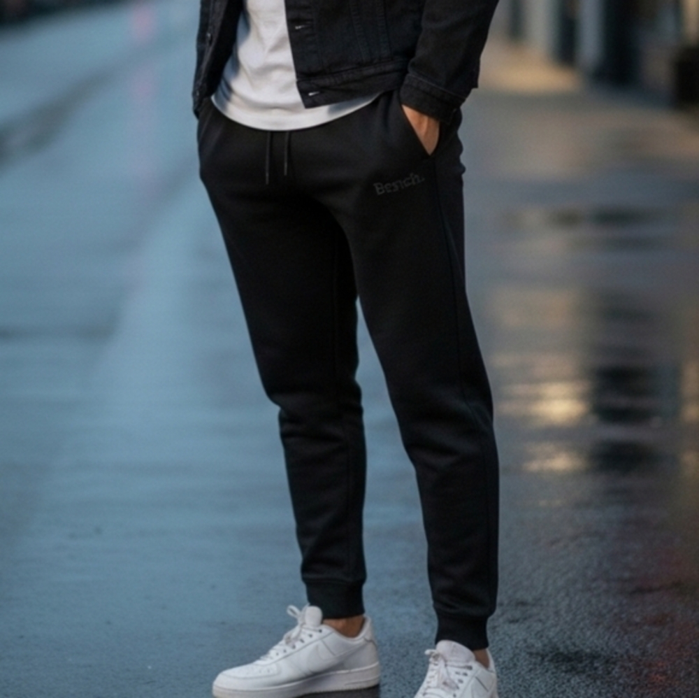Bench Men's Fleece Joggers With Zip Pockets NWT